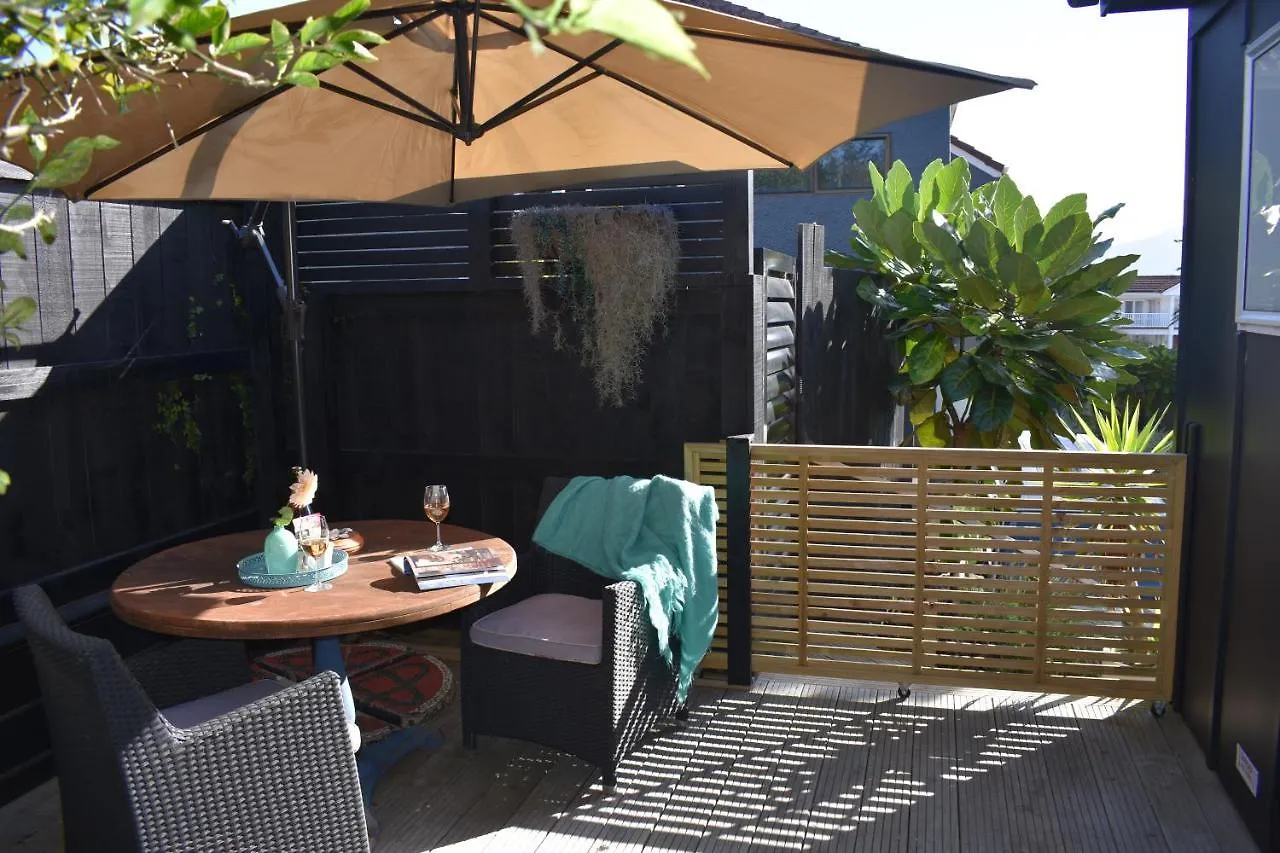 Boutique Beachside Studio Paraparaumu Beach Apartment